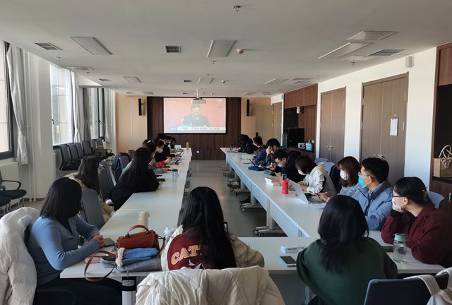 外围买球的app十大平台观看十九届六中全会新闻发布会-良乡学生会场_副本.jpg